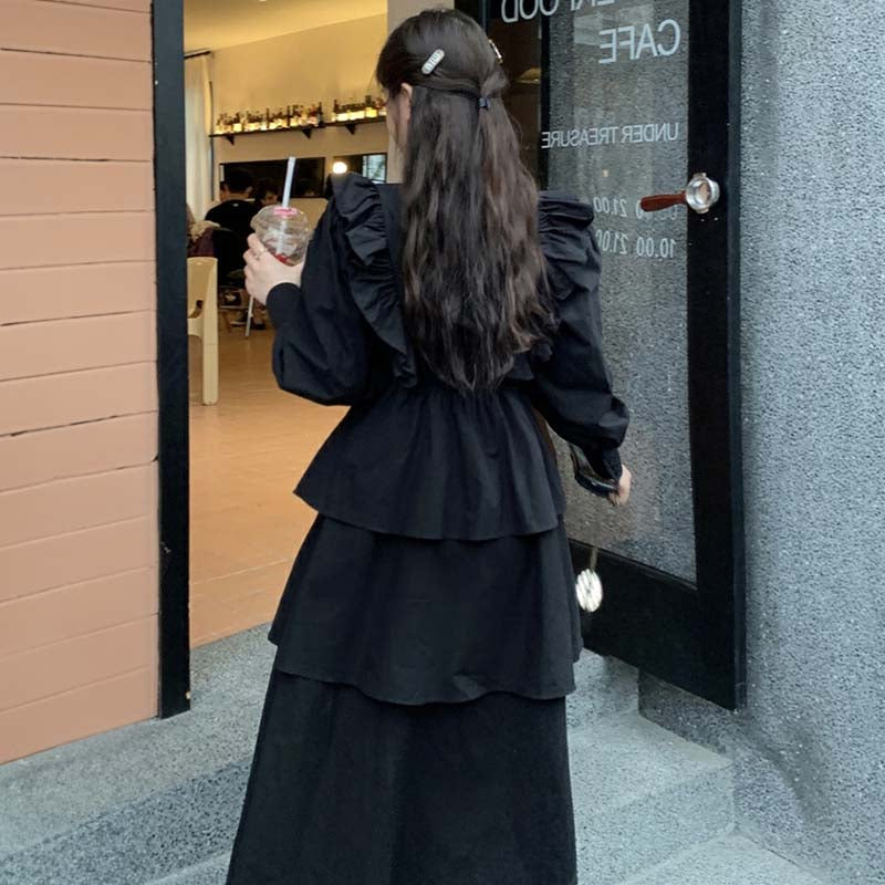 Vネックブラックフリルワンピース