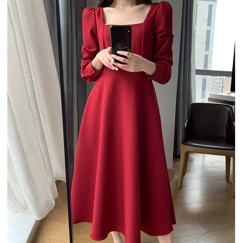 バックオープンスクエアネックレッドロングワンピース