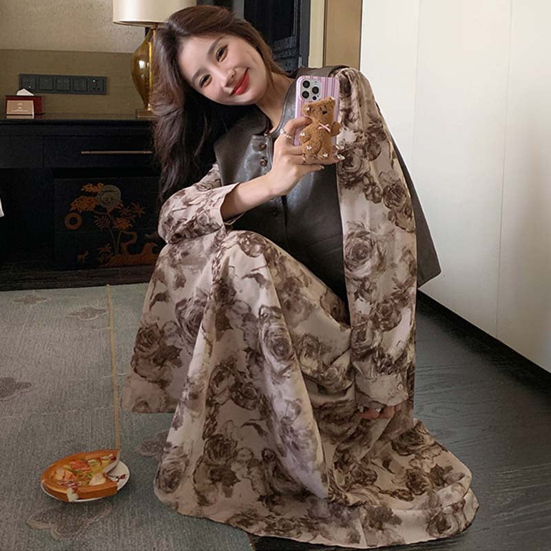 レザーベスト×ローズワンピース