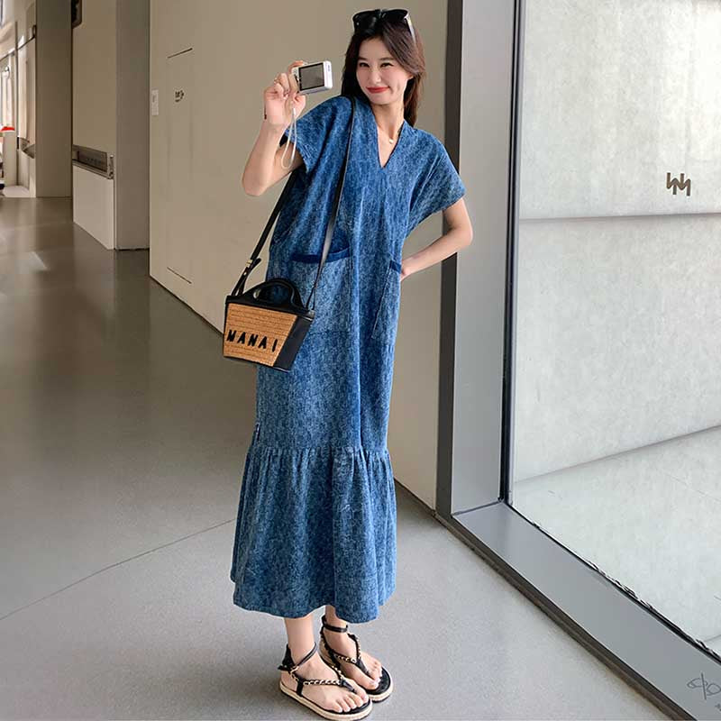 裾フレアVネックワンピース