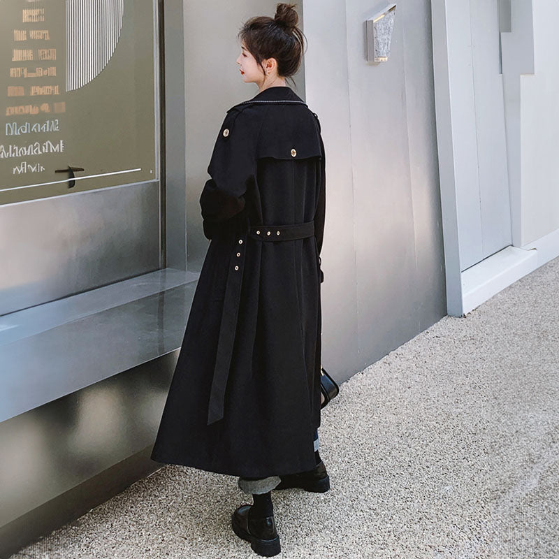 ステッチ入りブラックロングトレンチ