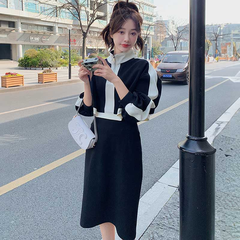 モノトーンハーフジップワンピース