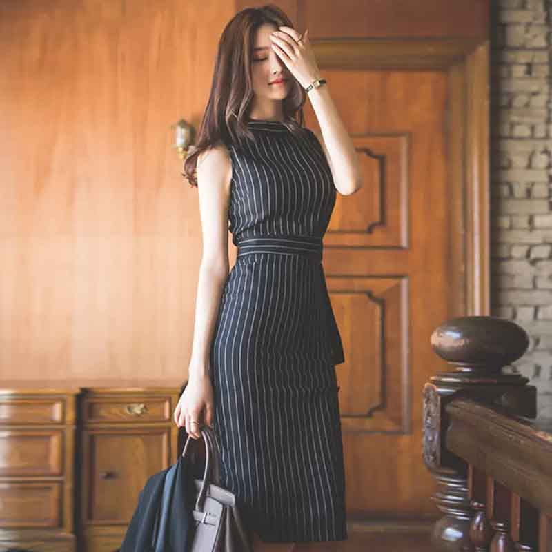 スリットジャケット×ノースリーブタイトワンピース