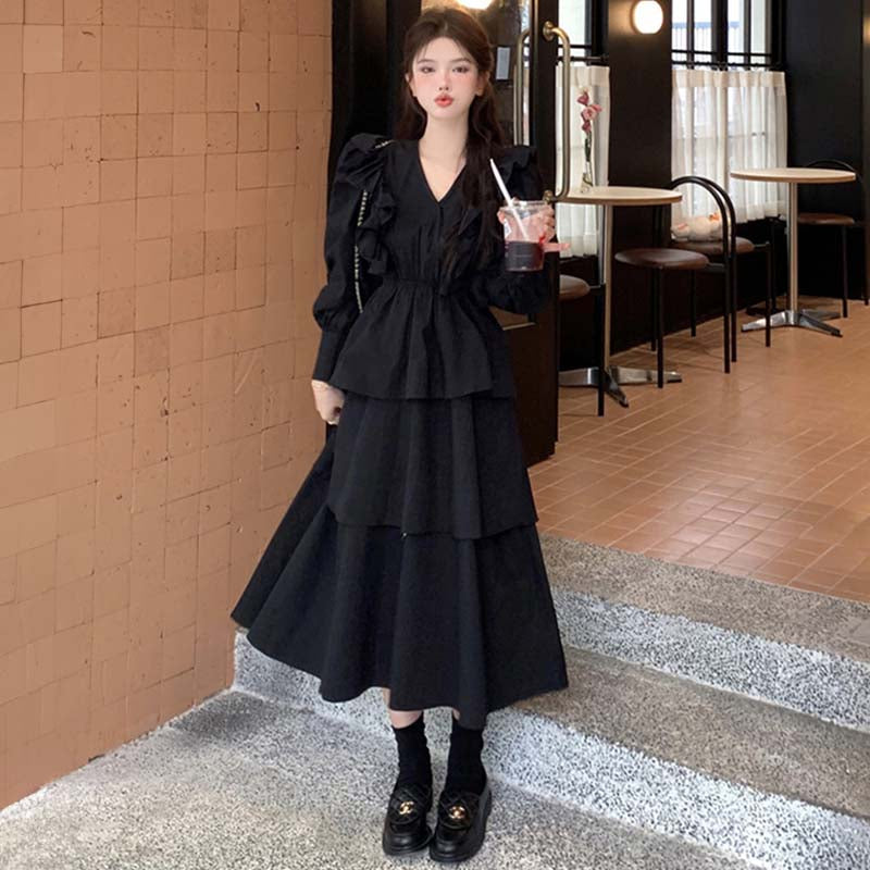 Vネックブラックフリルワンピース