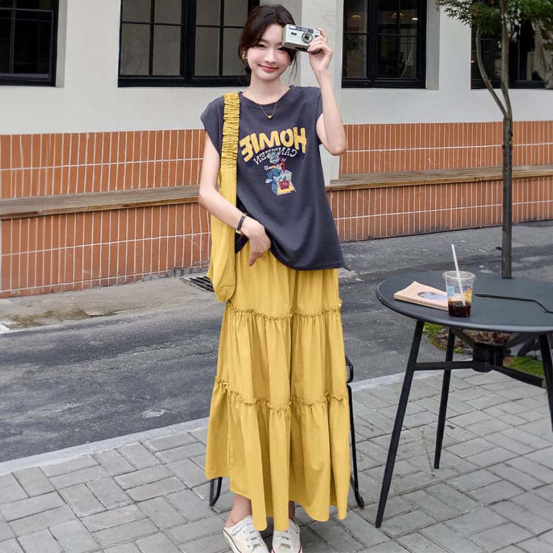 プリントTシャツ×ティアードスカート