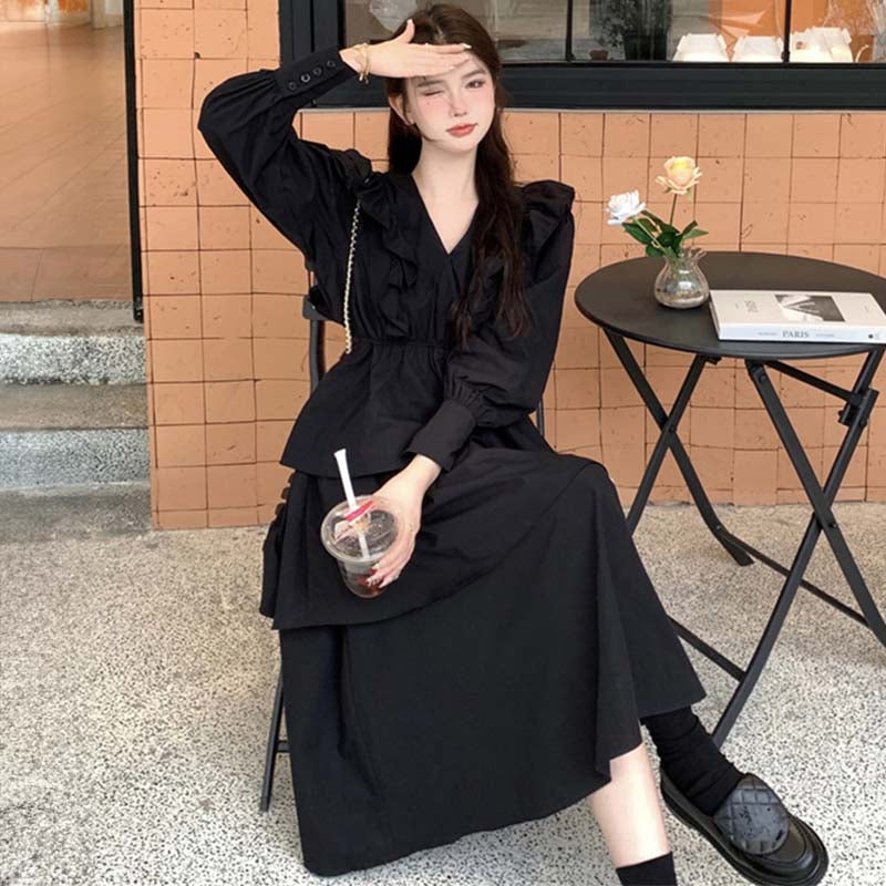 Vネックブラックフリルワンピース