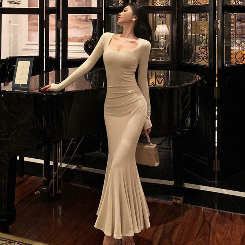 ラウンドネックマーメイドニットワンピース