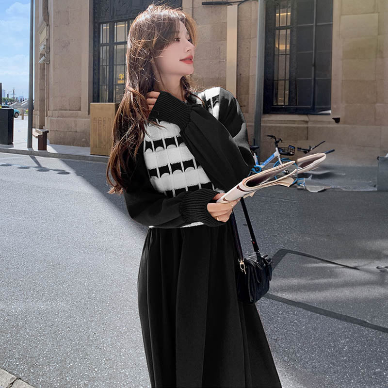 ラウンドネックAラインニットワンピース(2colors)