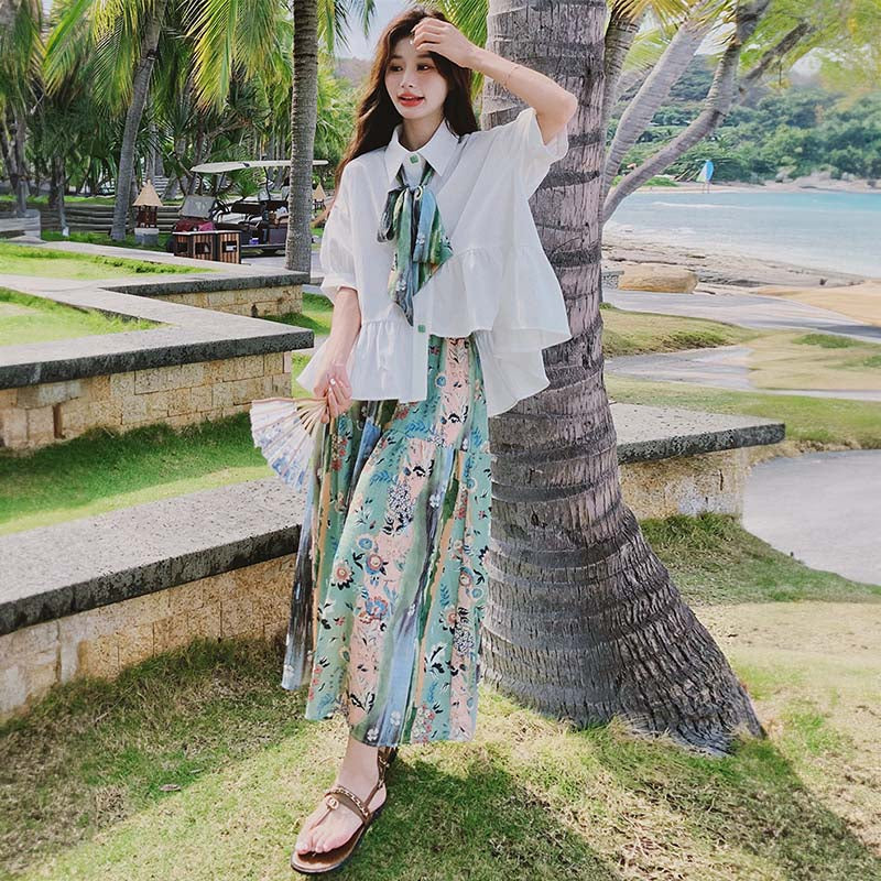 裾フレアブラウス×ボタニカルロングスカート