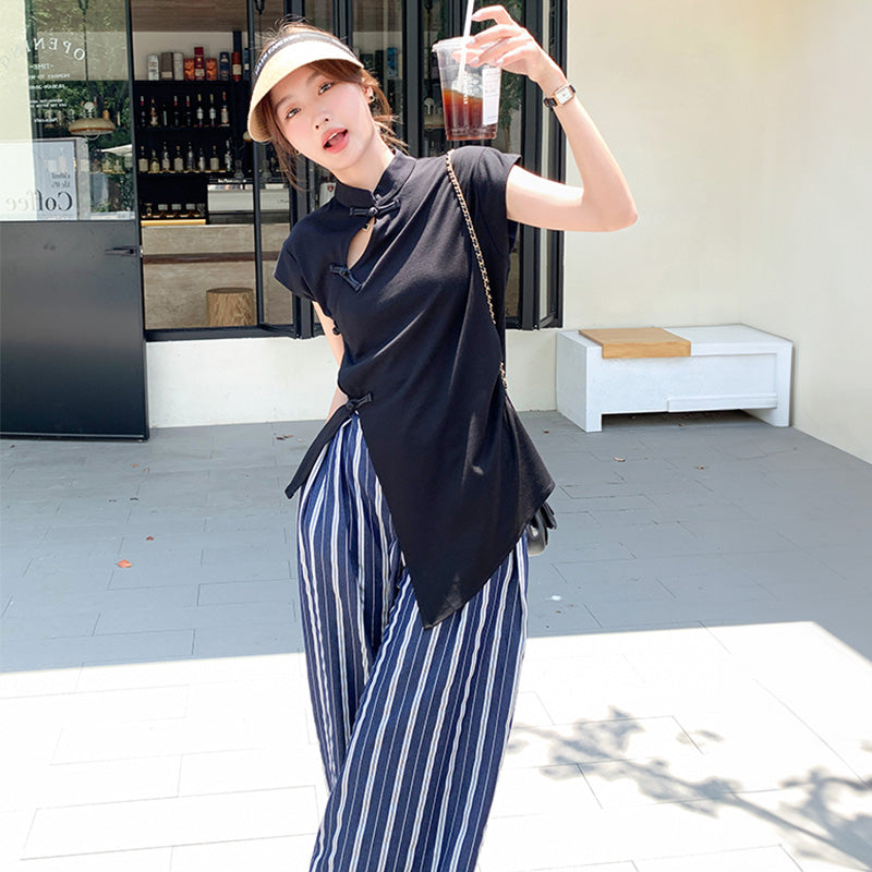 フロントオープントップス×ストライプワイドパンツ