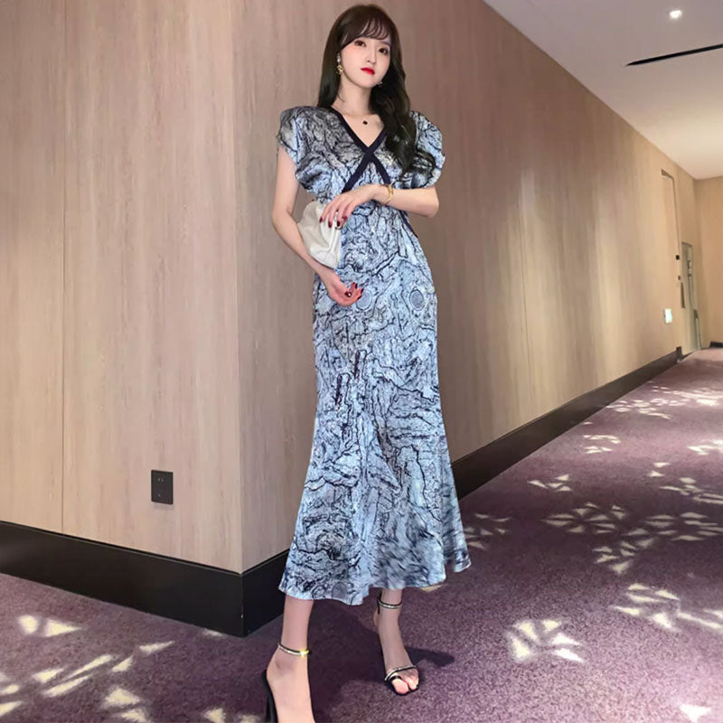 Vネックフリルスリーブワンピース