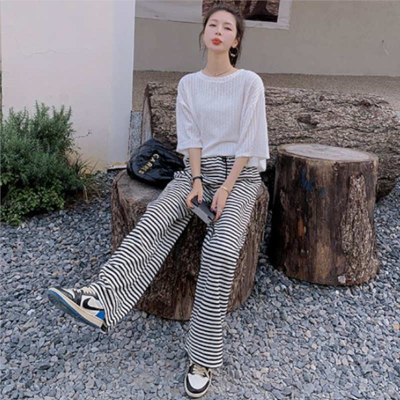 リブオーバードルマンプルオーバー×ボーダースウェットパンツ