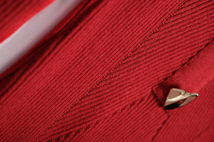 フロントデザインボタンパワーショルダーニットワンピース(2colors)