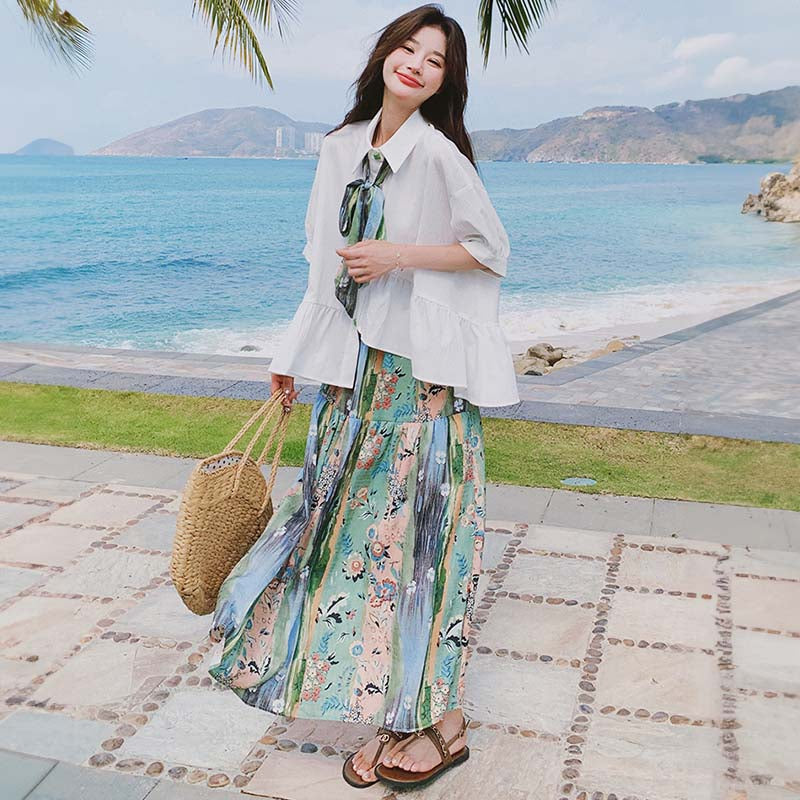裾フレアブラウス×ボタニカルロングスカート