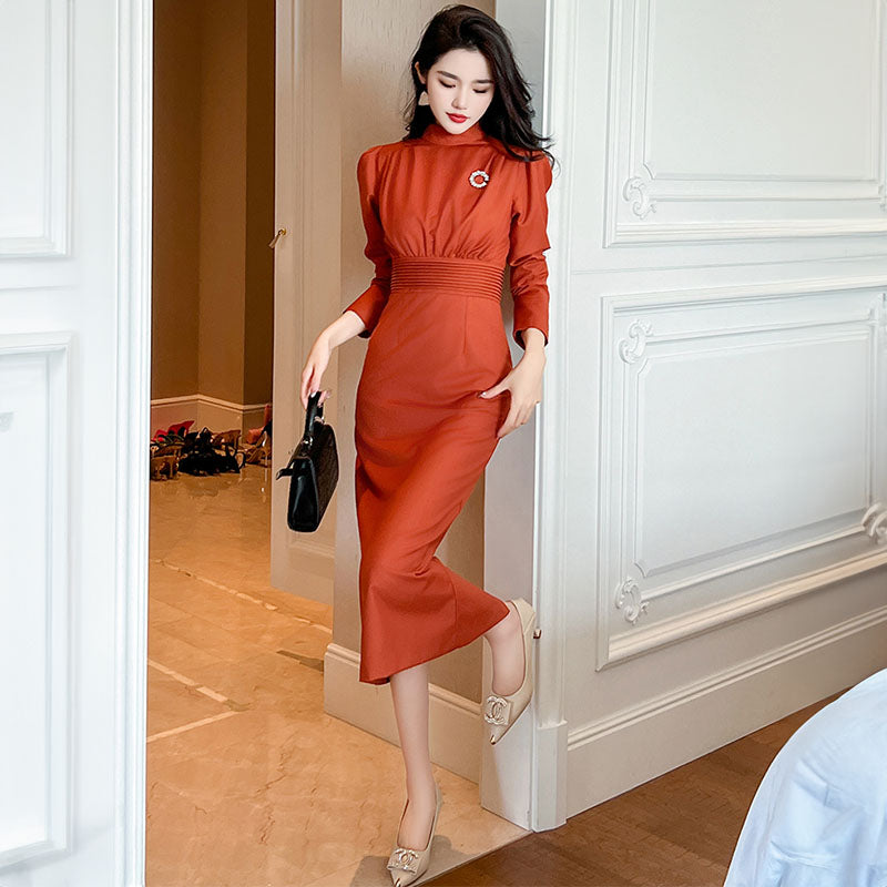 ブローチ付きウエストコンシャスワンピース