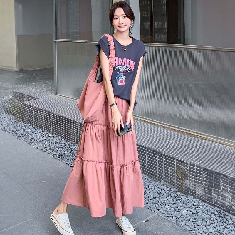 プリントTシャツ×ティアードスカート