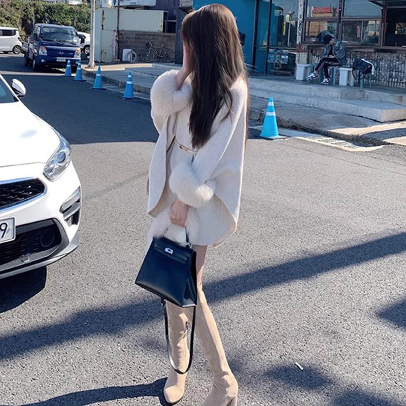 ファー付きドルマンコート