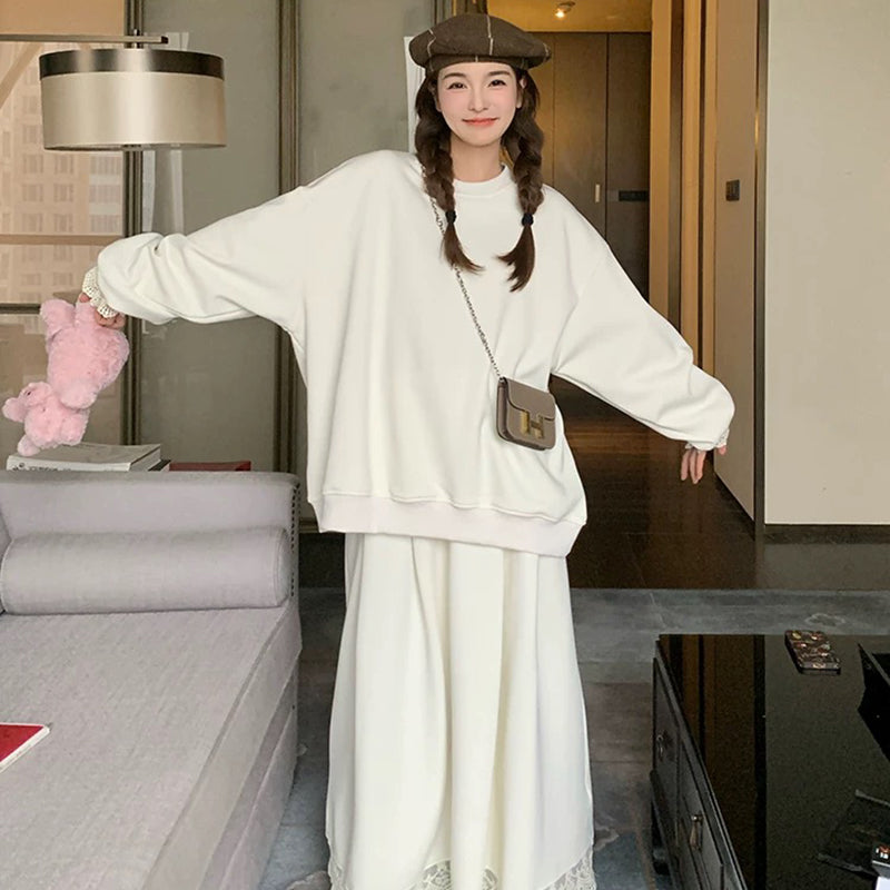 レース裾スウェット×Aラインスカート