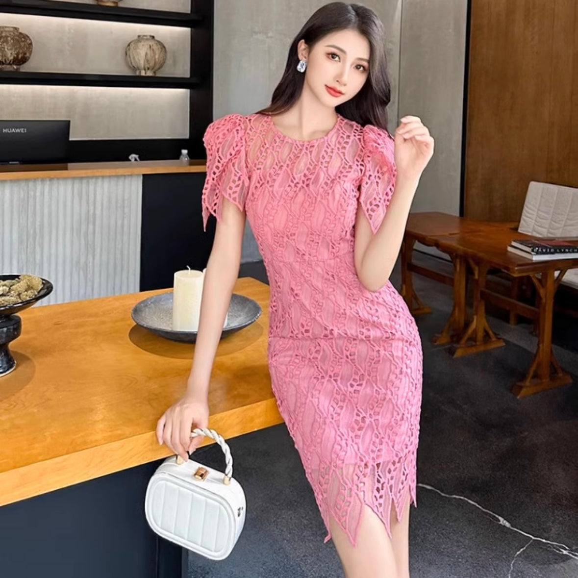 レース刺繍ミニワンピース