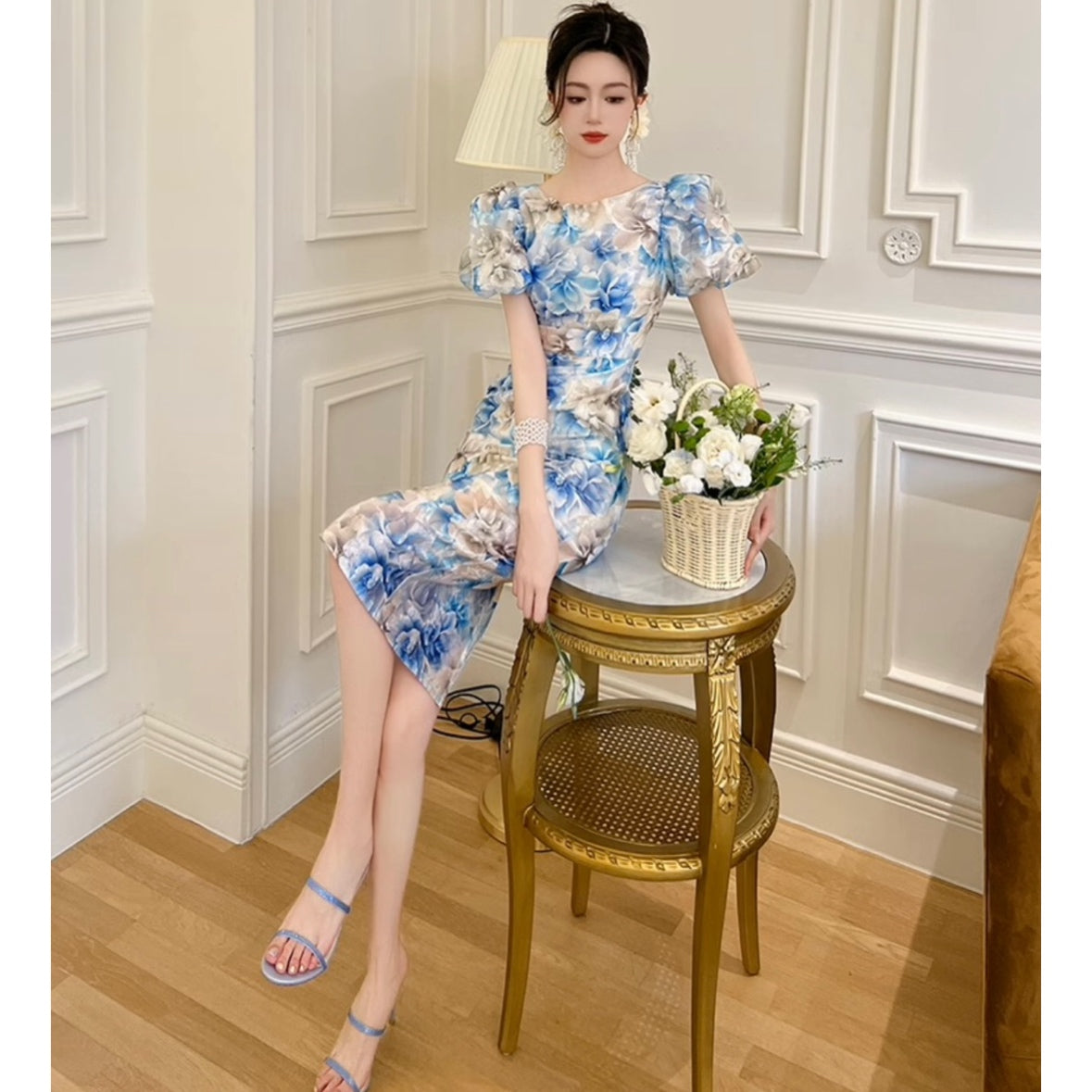 パフスリーブ花柄ミディ丈ワンピース