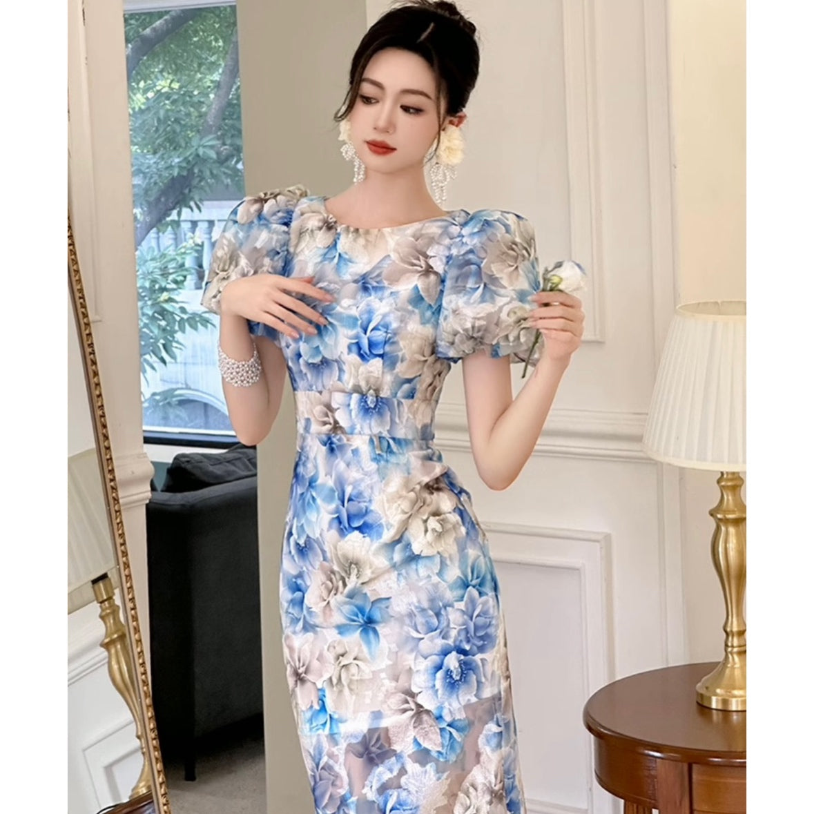 パフスリーブ花柄ミディ丈ワンピース