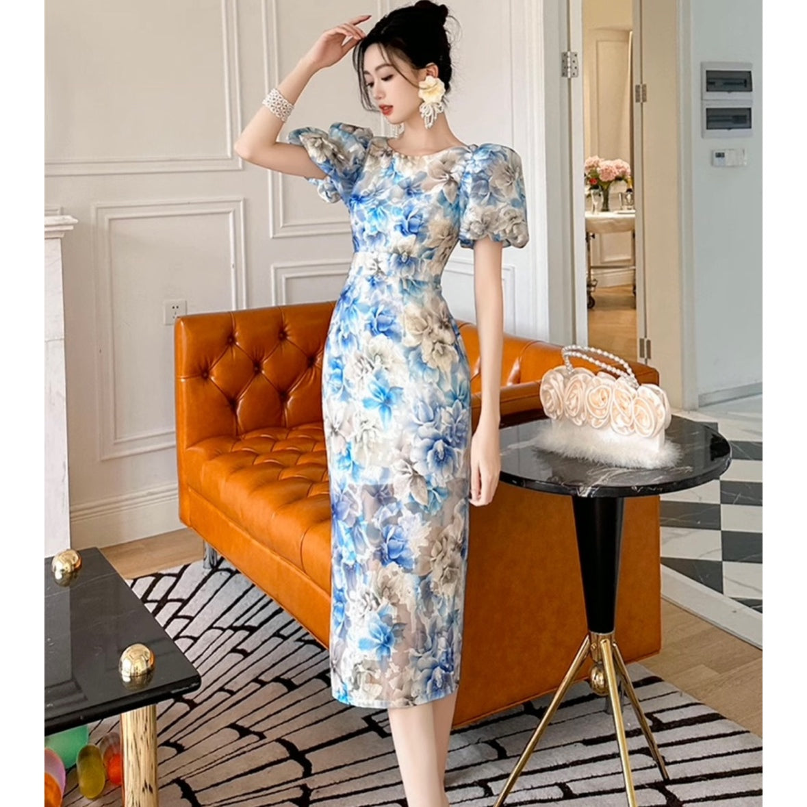 パフスリーブ花柄ミディ丈ワンピース