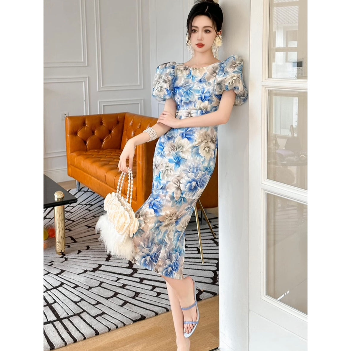 パフスリーブ花柄ミディ丈ワンピース