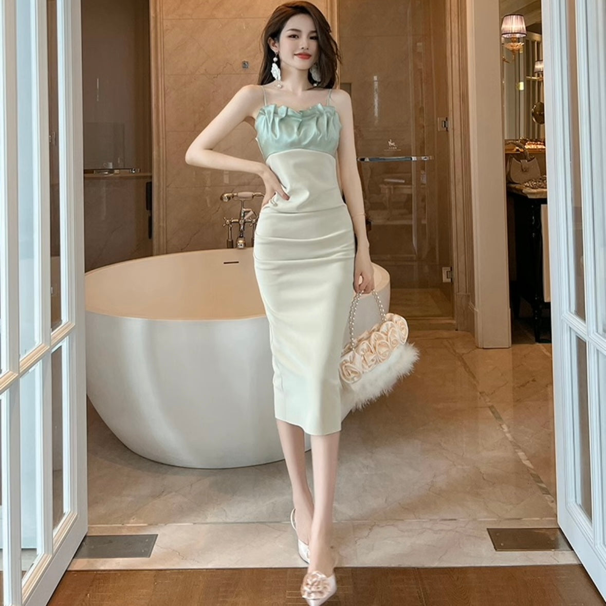 バイカラータイトキャミワンピース