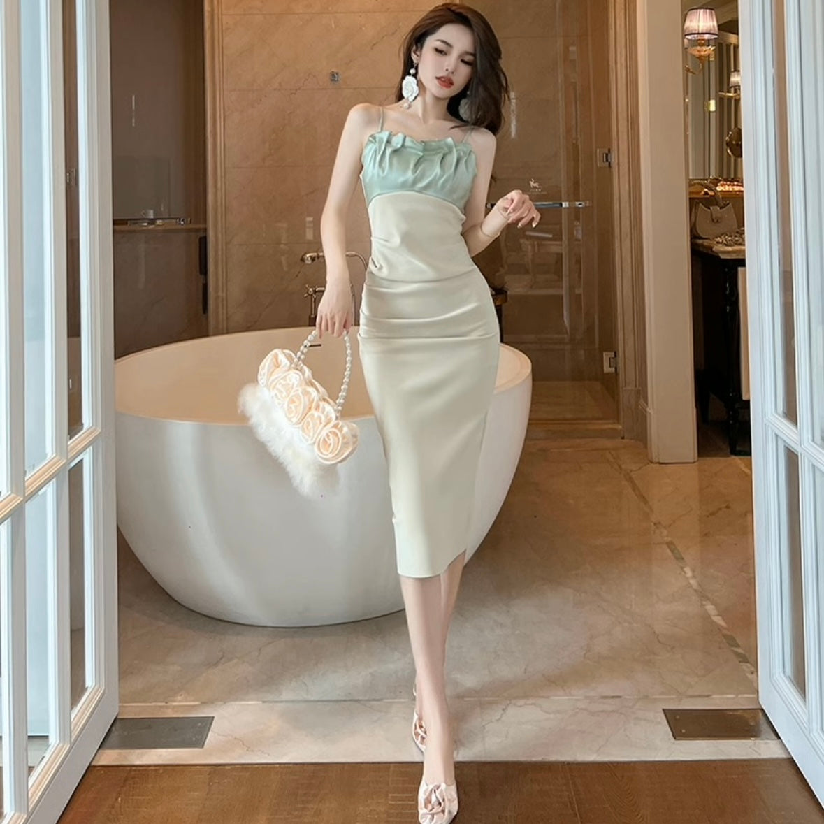 バイカラータイトキャミワンピース