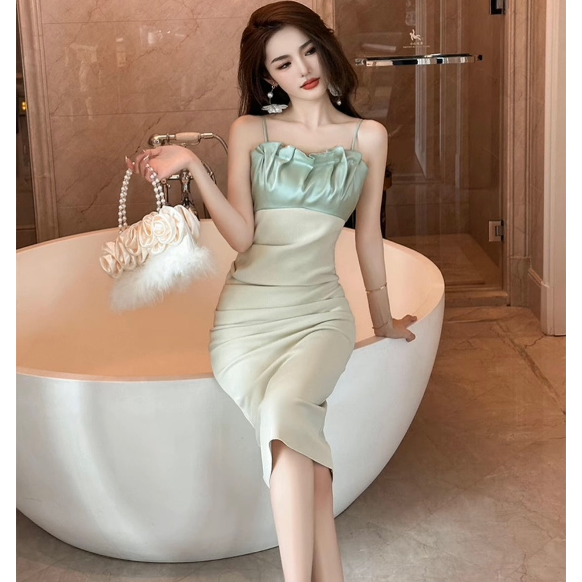 バイカラータイトキャミワンピース