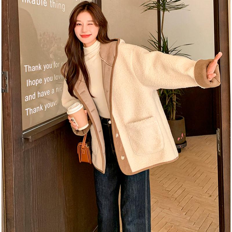 フード付きラムウールボアコート