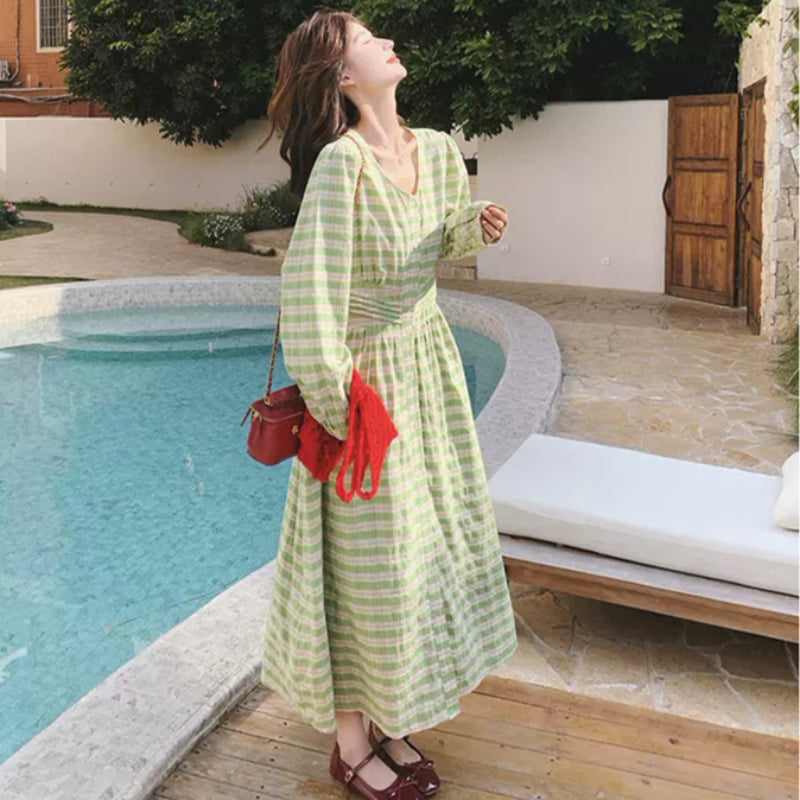 レースベスト×グリーンチェックワンピース