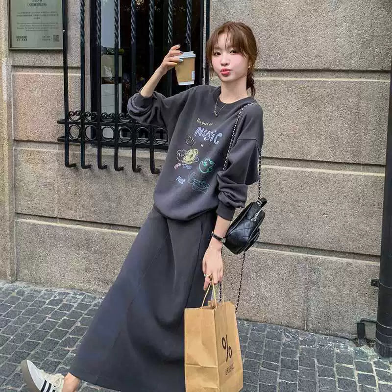 プリントトップス×バックスリットスカートスウェットセット