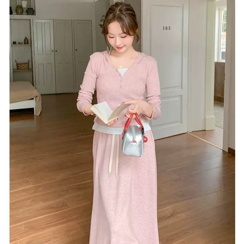 スウェットパーカー×スカートセットアップ