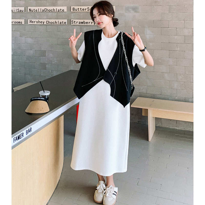 デザインイレヘムベスト×ホワイトロングTシャツワンピース