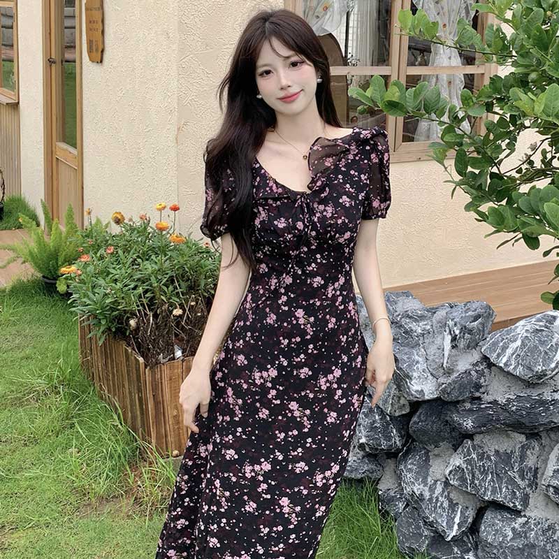 小花柄フリルワンピース