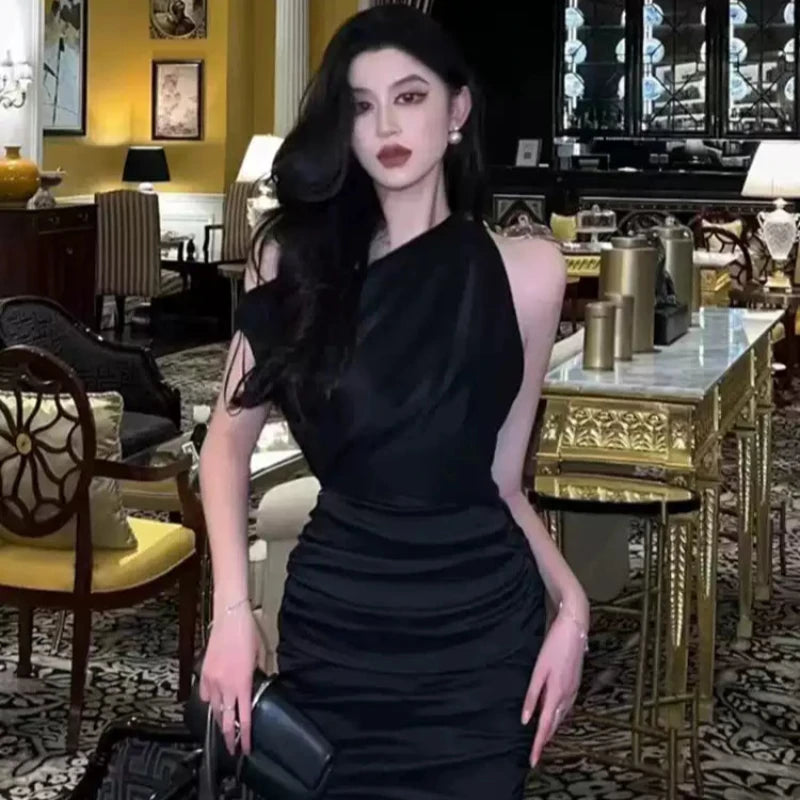 ワンショルダーブラックミニドレス