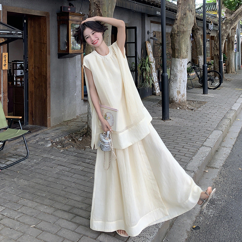 ノースリーブカットソー×ロングスカートスーツ