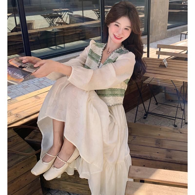 グリーンボーダーカーディガン×キャミソールワンピース