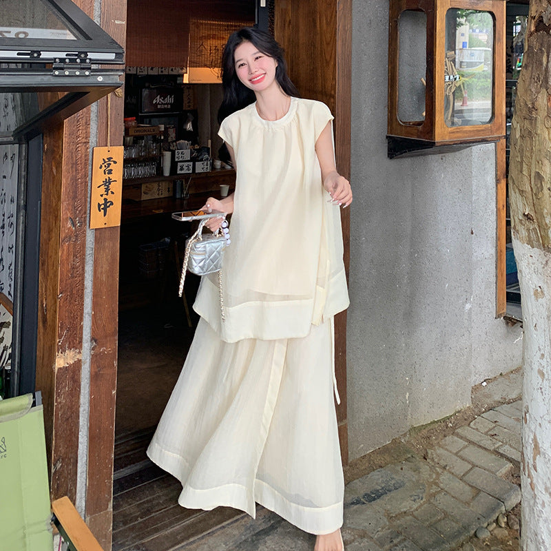 ノースリーブカットソー×ロングスカートスーツ