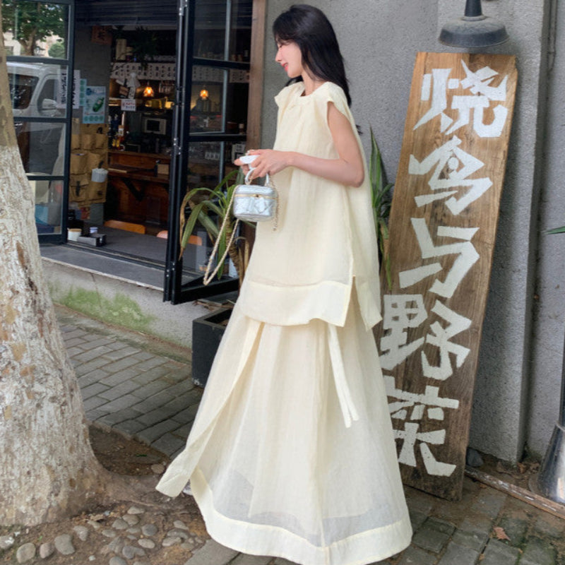 ノースリーブカットソー×ロングスカートスーツ