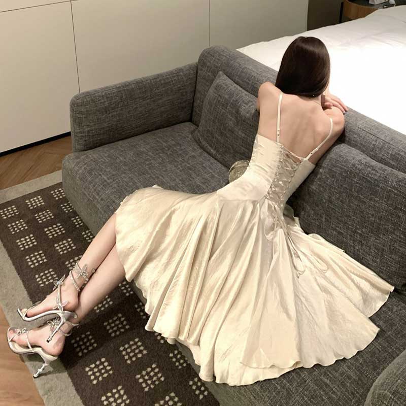 バックレースアップワンピース