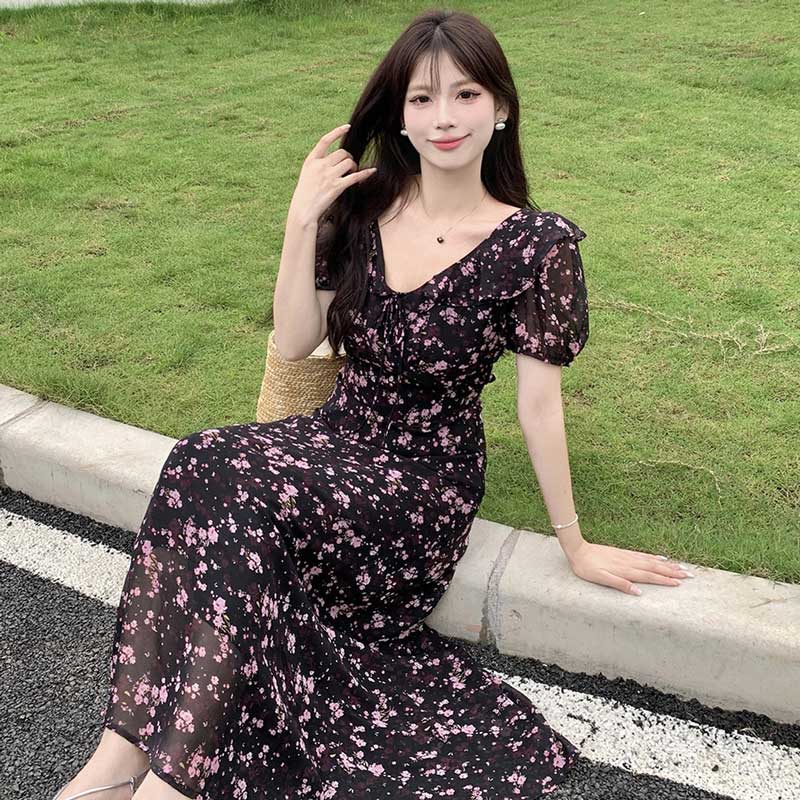 小花柄フリルワンピース