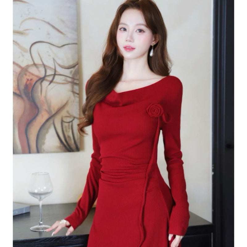 ローズモチーフダークレッドフレアドレス