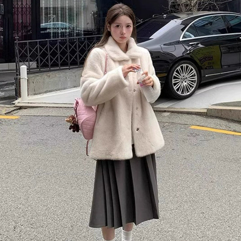 オフホワイトフェイクファーハーフコート