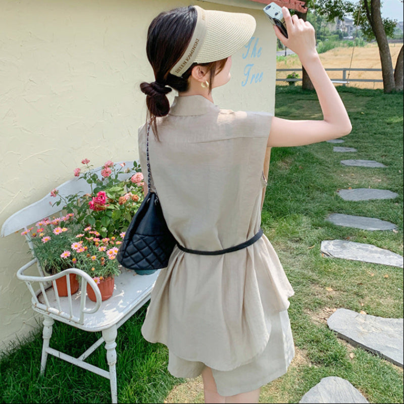 ノースリーブシャツ×ショートパンツセットアップ