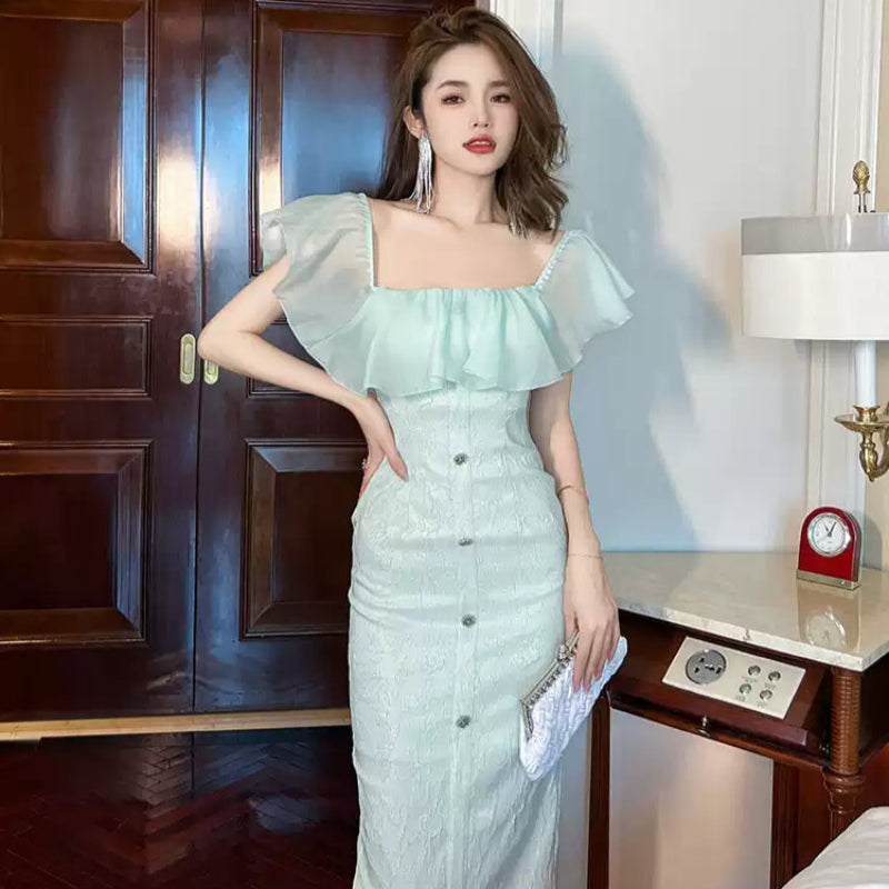 フリルネックフラワーエンボスドレス