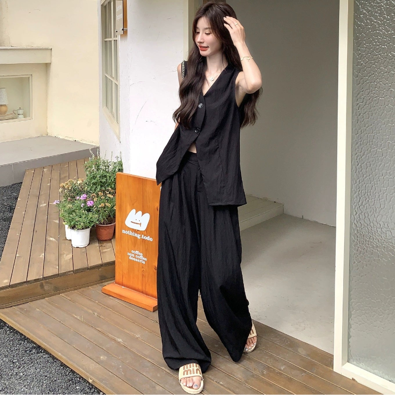 バックデザインベスト×ワイドパンツセット
