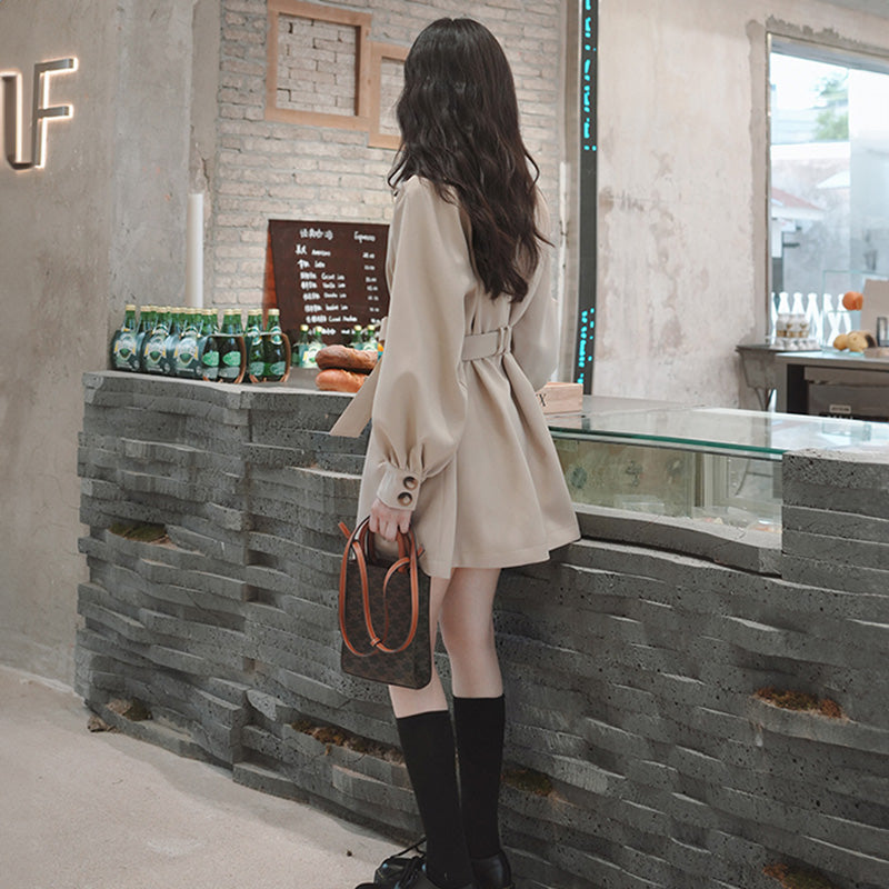 ミディ丈トレンチコート