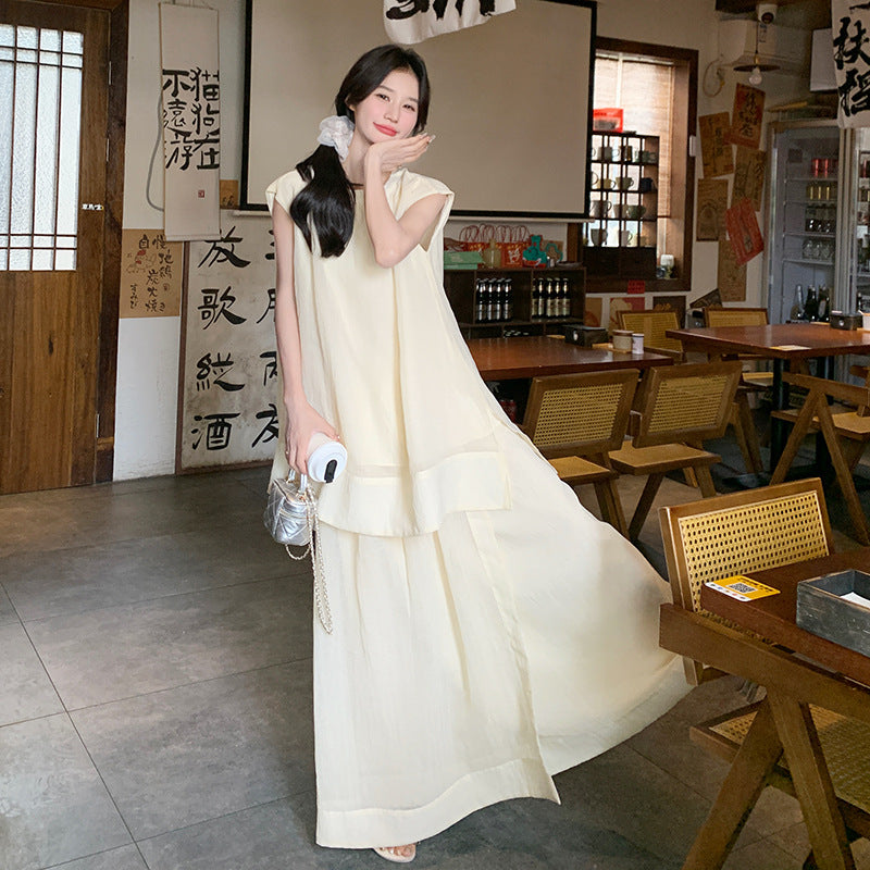 ノースリーブカットソー×ロングスカートスーツ